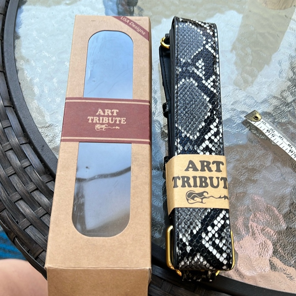 Guitar strap snakeskin print NIB
